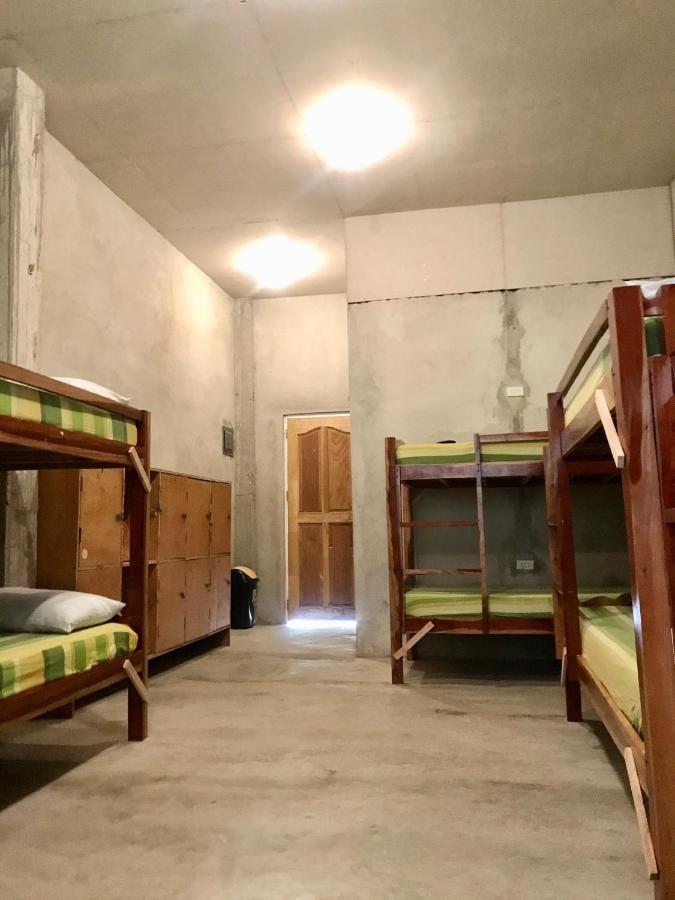 Sharky Hostel Oslob Ngoại thất bức ảnh