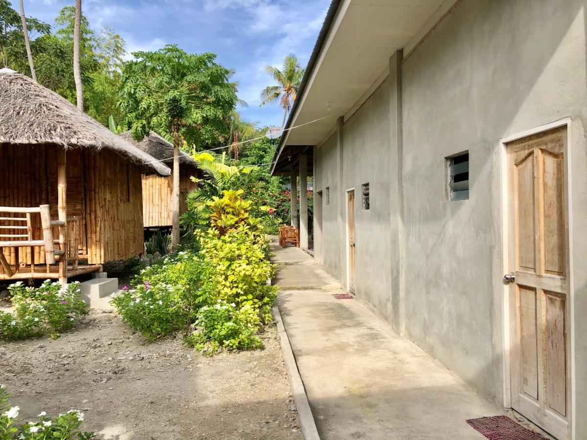 Sharky Hostel Oslob Ngoại thất bức ảnh